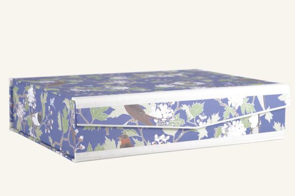 beautiful stationery box with Japanese motif, linen edges